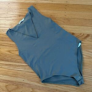 Stradivarius smoothing v neck bodysuit